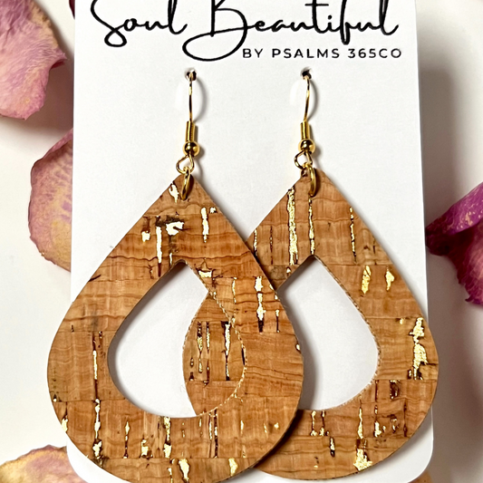 TEARDROP CUT OUT CORK LEATHER EARRING